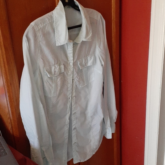 Shirt - Picture 1 of 4